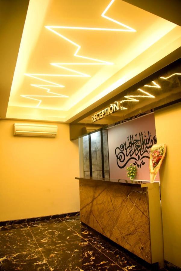 Charyana Hotel Ac Dormitory Ахмедабад Экстерьер фото